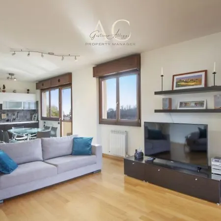 Apartment The House On The